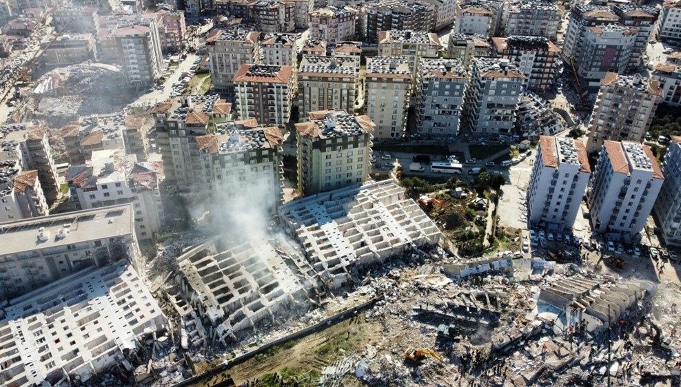 Depremde yerle bir olan Rönesans Rezidans’ın çökme nedeni ortaya çıktı